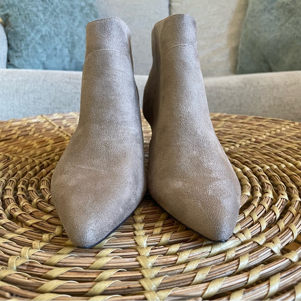 Bella Vita Women’s Tan Suede Dress Bootie Ankle Boot Sz-8 - Picture 7 of 14